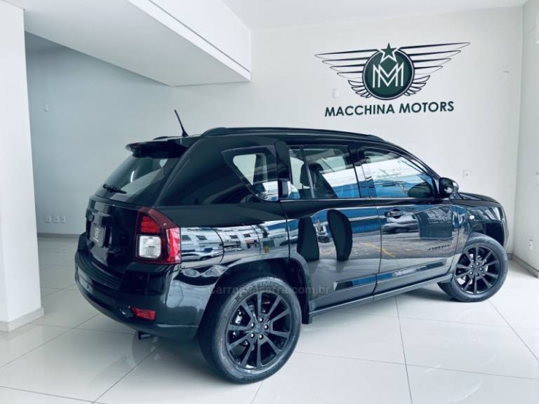 JEEP - COMPASS - 2013/2014 - Preta - R$ 55.990,00