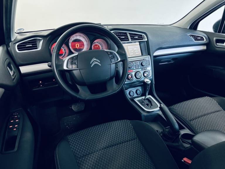CITROËN - C4 LOUNGE - 2015/2016 - Branca - R$ 53.990,00