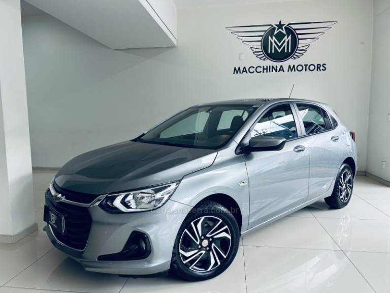 CHEVROLET - ONIX - 2024/2024 - Prata - R$ 79.990,00