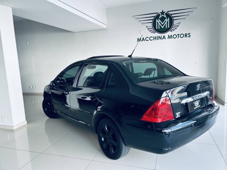 PEUGEOT - 307 - 2009/2010 - Preta - R$ 22.990,00