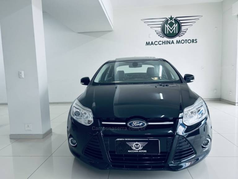 FORD - FOCUS - 2013/2014 - Preta - R$ 56.990,00