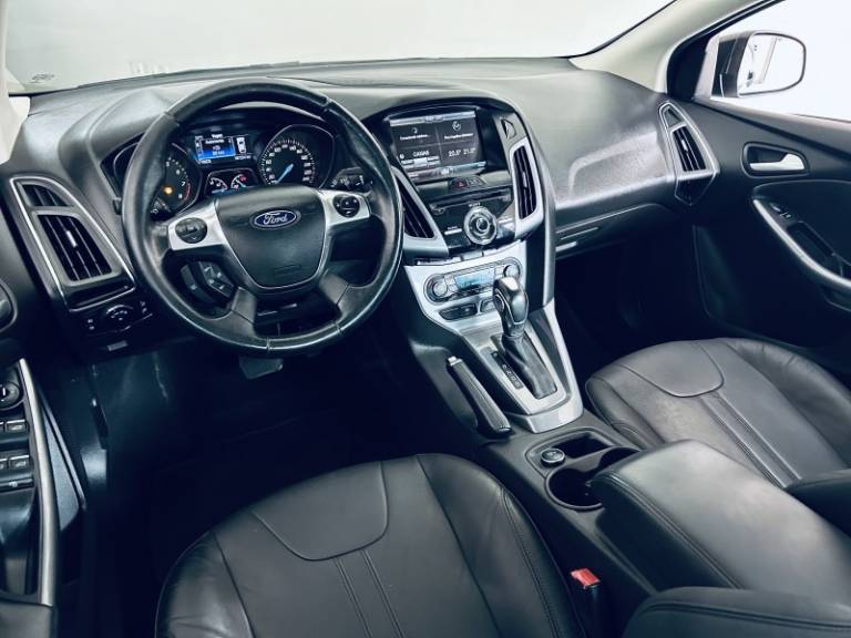 FORD - FOCUS - 2014/2015 - Cinza - R$ 56.990,00