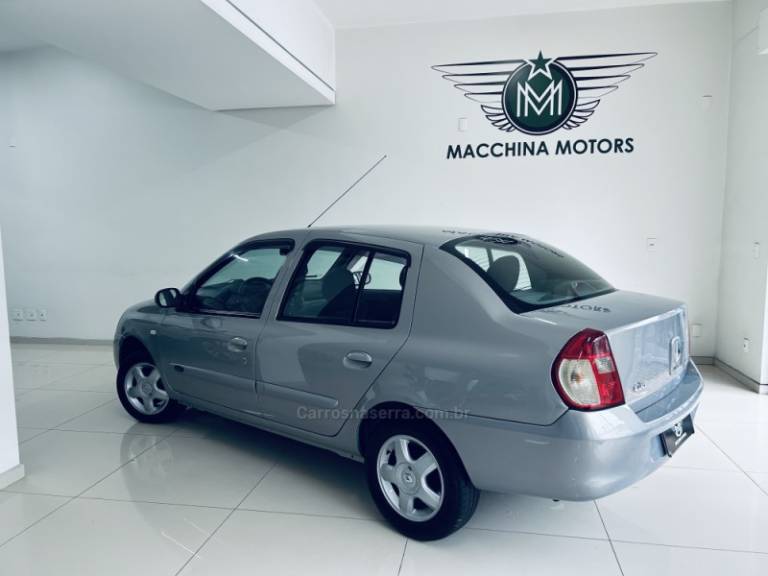 RENAULT - CLIO - 2008/2009 - Bege - R$ 26.990,00