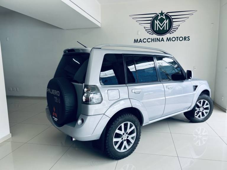 MITSUBISHI - PAJERO TR4 - 2013/2014 - Prata - R$ 58.990,00