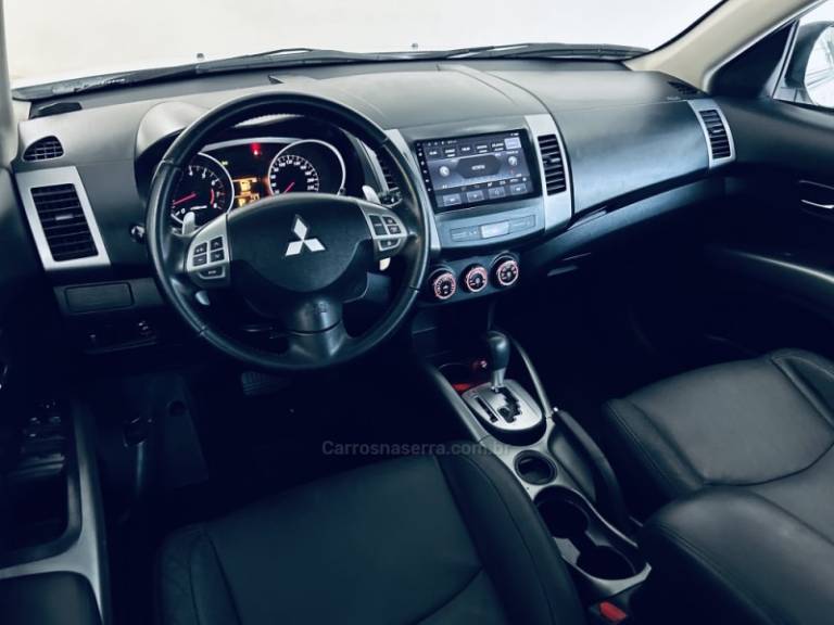MITSUBISHI - OUTLANDER - 2012/2013 - Branca - R$ 60.990,00