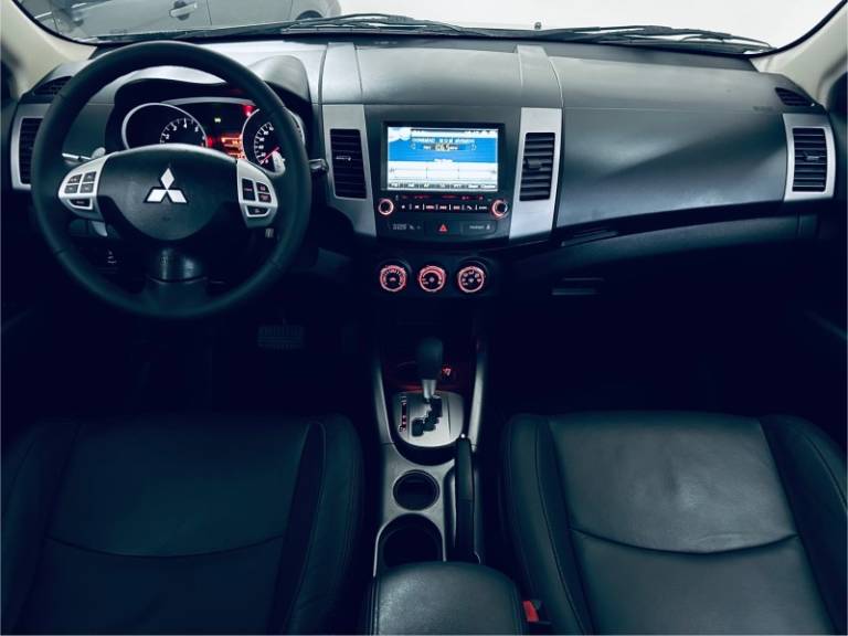 MITSUBISHI - OUTLANDER - 2012/2013 - Preta - R$ 58.990,00
