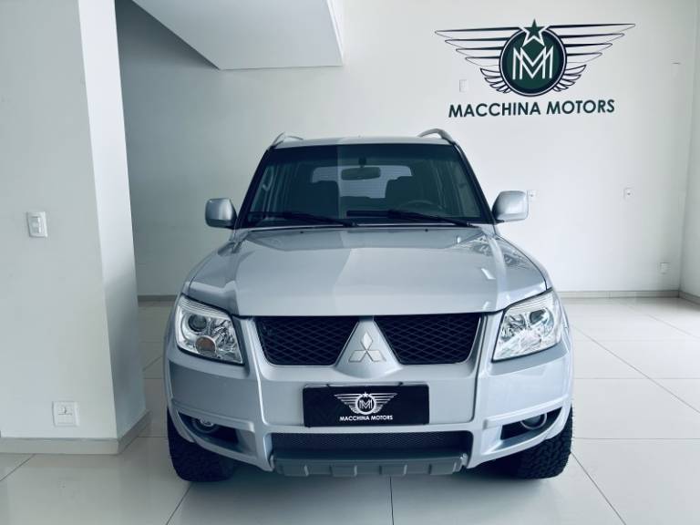 MITSUBISHI - PAJERO TR4 - 2013/2014 - Prata - R$ 58.990,00