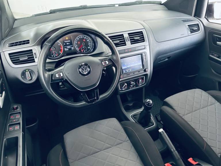 VOLKSWAGEN - FOX - 2019/2020 - Branca - R$ 65.990,00