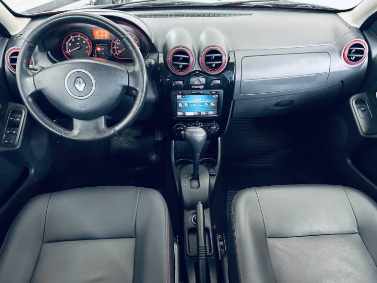 RENAULT - SANDERO - 2013/2014 - Vermelha - R$ 43.990,00