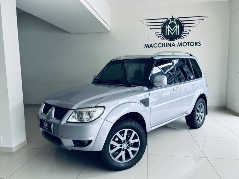 MITSUBISHI - PAJERO TR4 - 2013/2014 - Prata - R$ 58.990,00