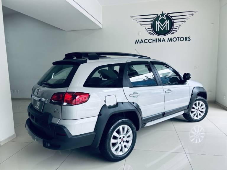 FIAT - PALIO - 2015/2016 - Prata - R$ 49.990,00