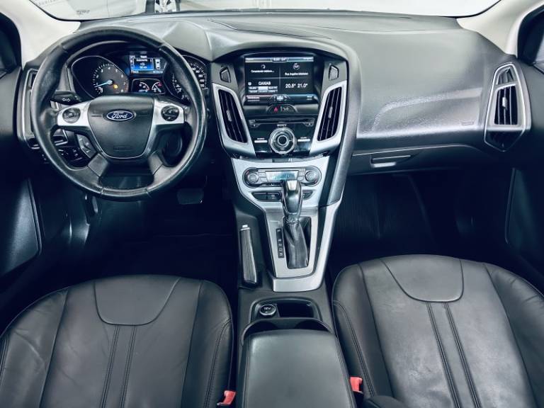 FORD - FOCUS - 2014/2015 - Cinza - R$ 56.990,00