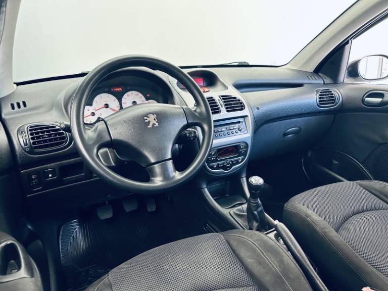PEUGEOT - 206 - 2006/2007 - Prata - R$ 14.990,00