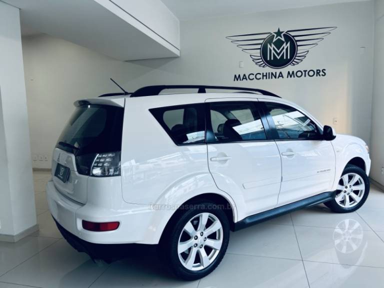 MITSUBISHI - OUTLANDER - 2012/2013 - Branca - R$ 60.990,00