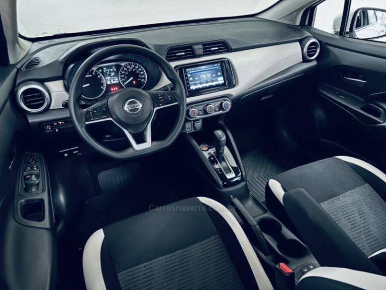 NISSAN - VERSA - 2021/2022 - Branca - R$ 75.990,00