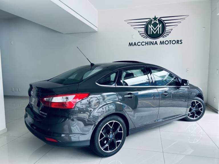 FORD - FOCUS - 2014/2015 - Cinza - R$ 56.990,00