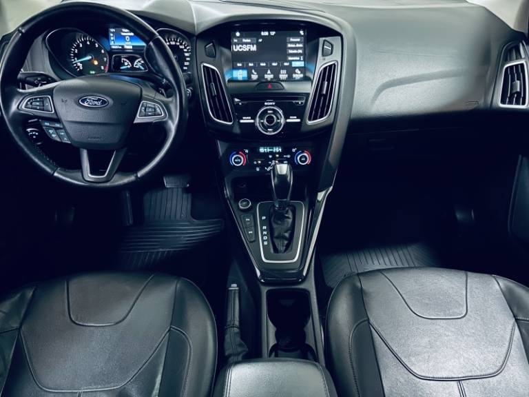 FORD - FOCUS - 2018/2019 - Preta - R$ 75.990,00