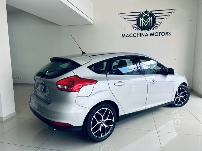 FORD - FOCUS - 2015/2016 - Prata - R$ 59.990,00