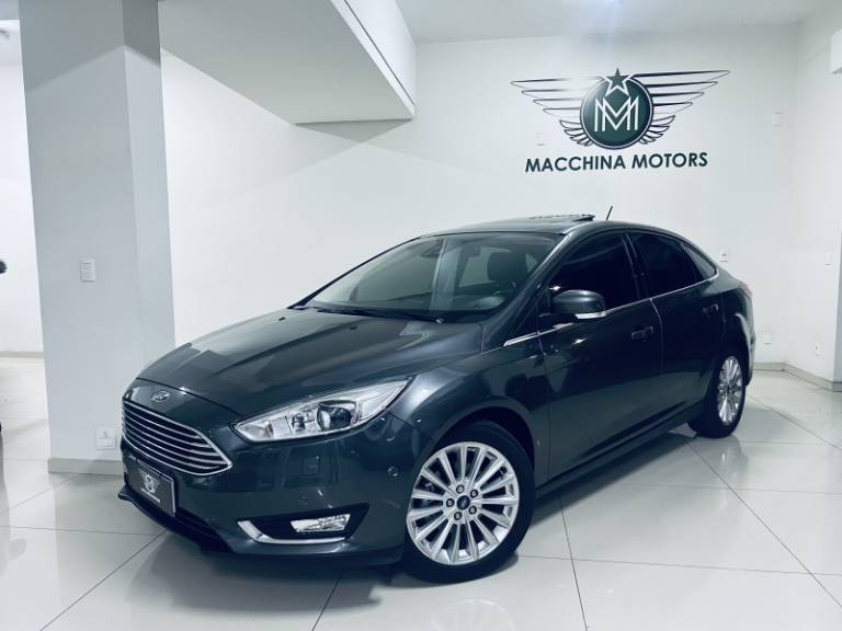 FORD - FOCUS - 2017/2018 - Cinza - R$ 76.990,00