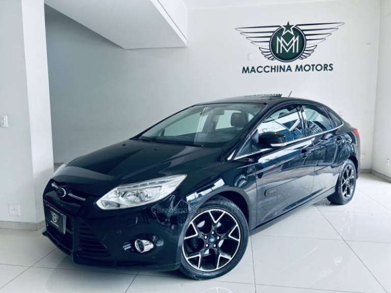FORD - FOCUS - 2013/2014 - Preta - R$ 56.990,00