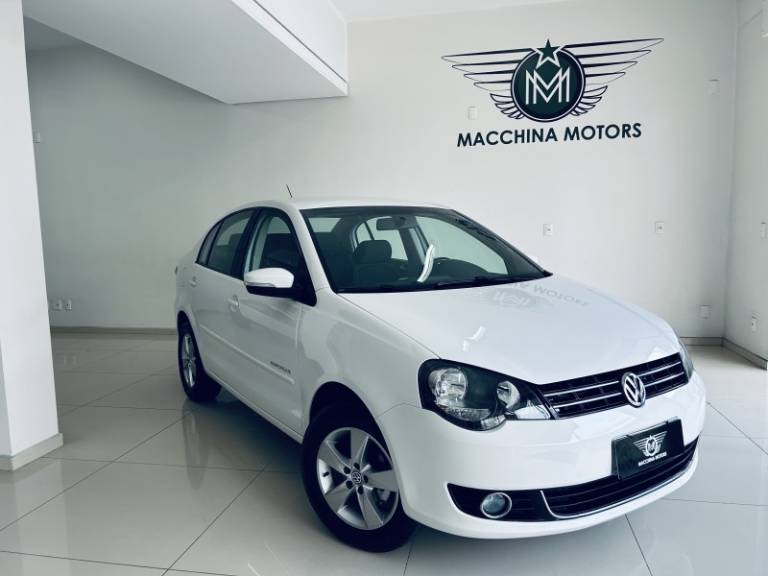 VOLKSWAGEN - POLO SEDAN - 2014/2014 - Branca - R$ 45.990,00