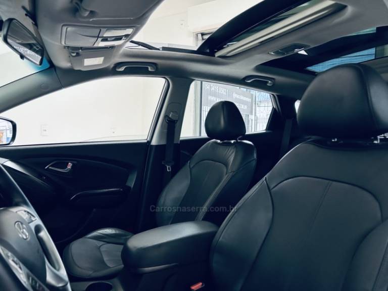 HYUNDAI - IX35 - 2016/2017 - Prata - R$ 86.990,00