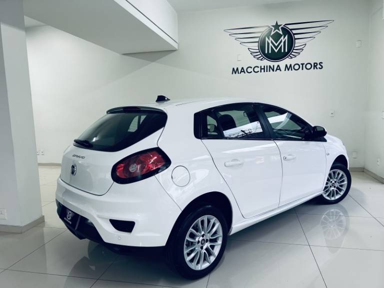 FIAT - BRAVO - 2015/2016 - Branca - R$ 46.990,00