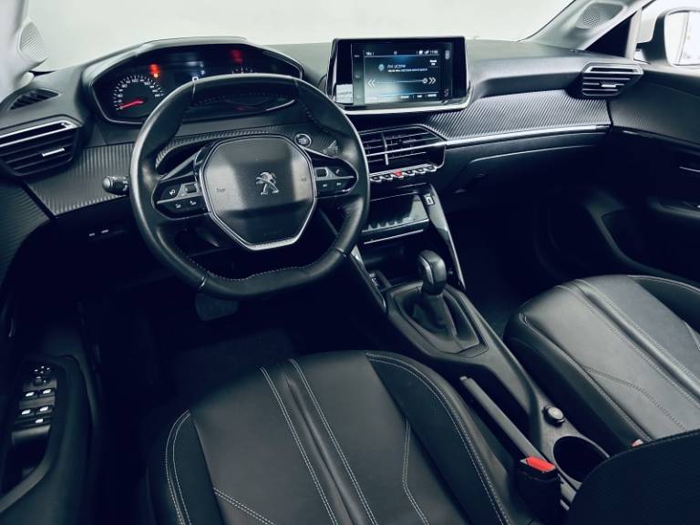 PEUGEOT - 208 - 2021/2022 - Branca - R$ 70.990,00