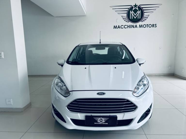 FORD - FIESTA - 2015/2015 - Branca - R$ 41.990,00