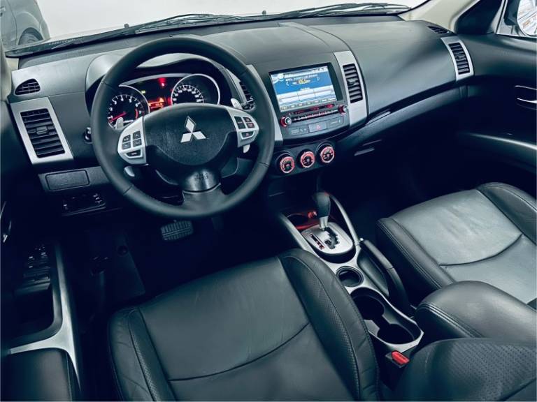 MITSUBISHI - OUTLANDER - 2012/2013 - Preta - R$ 58.990,00