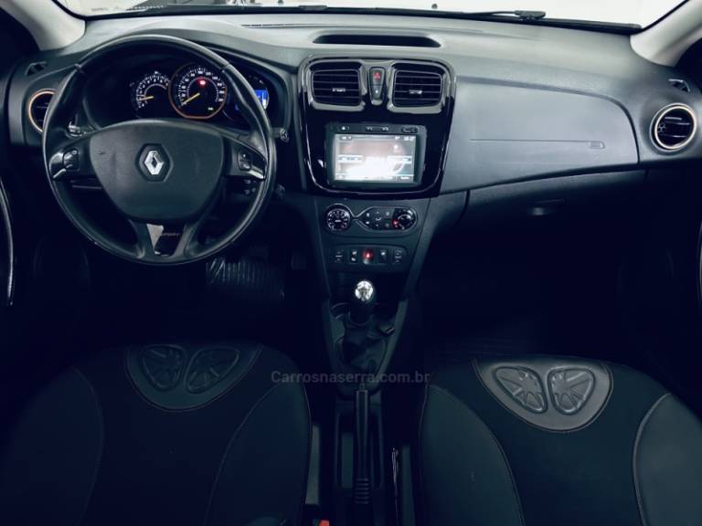 RENAULT - SANDERO - 2017/2018 - Prata - R$ 54.990,00