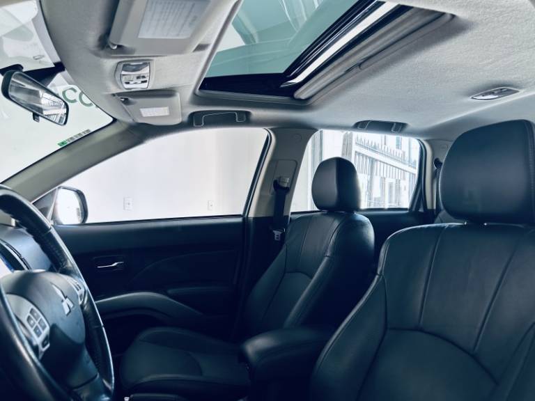 MITSUBISHI - OUTLANDER - 2013/2013 - Prata - R$ 59.990,00