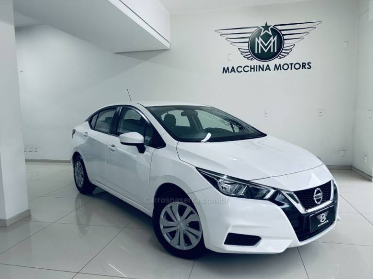 NISSAN - VERSA - 2021/2022 - Branca - R$ 75.990,00