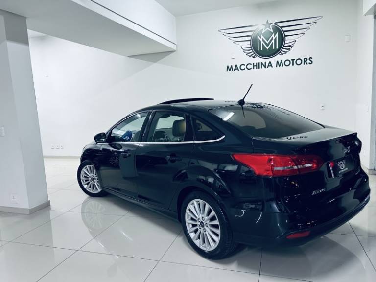 FORD - FOCUS - 2018/2019 - Preta - R$ 75.990,00