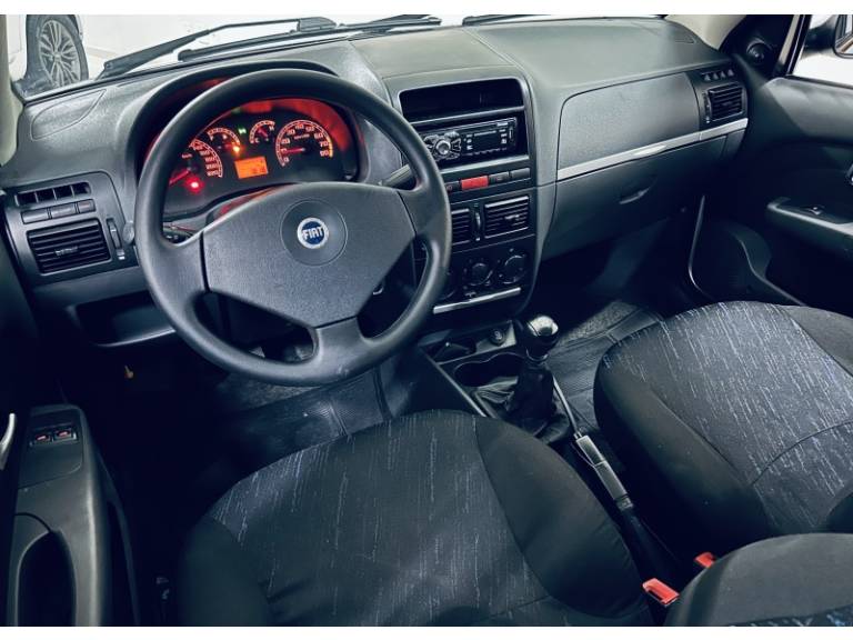 FIAT - SIENA - 2006/2007 - Prata - R$ 20.990,00