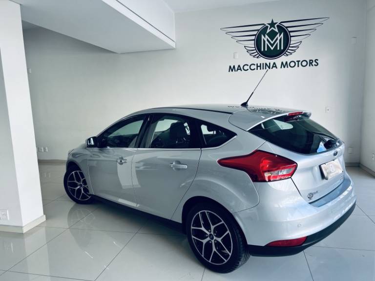 FORD - FOCUS - 2015/2016 - Prata - R$ 59.990,00