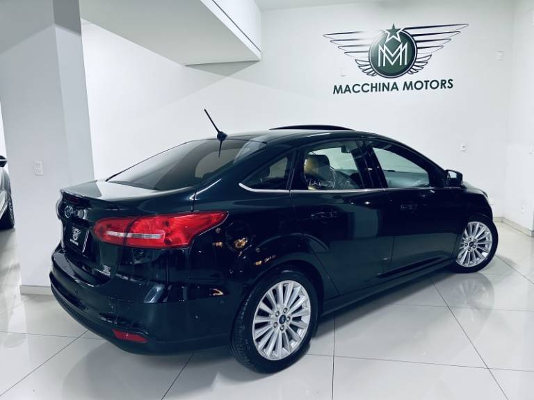 FORD - FOCUS - 2018/2019 - Preta - R$ 75.990,00