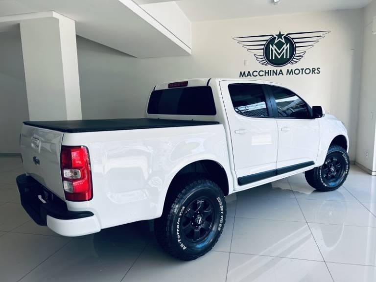 CHEVROLET - S10 - 2014/2014 - Branca - R$ 89.990,00