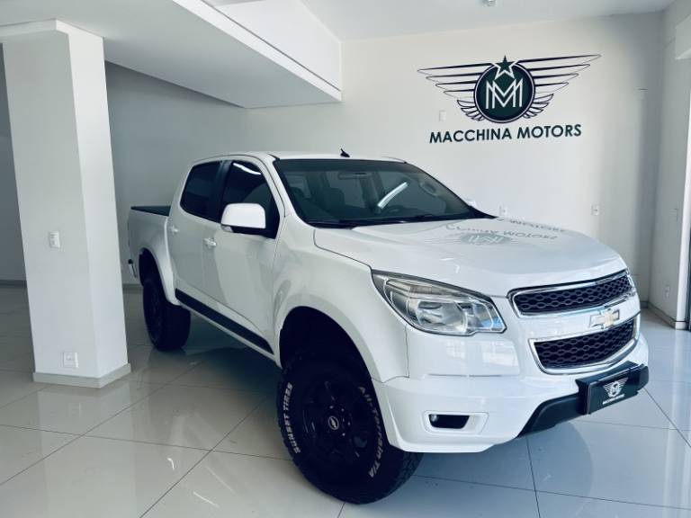 CHEVROLET - S10 - 2014/2014 - Branca - R$ 89.990,00