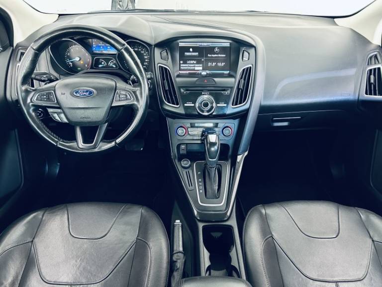 FORD - FOCUS - 2015/2016 - Prata - R$ 59.990,00