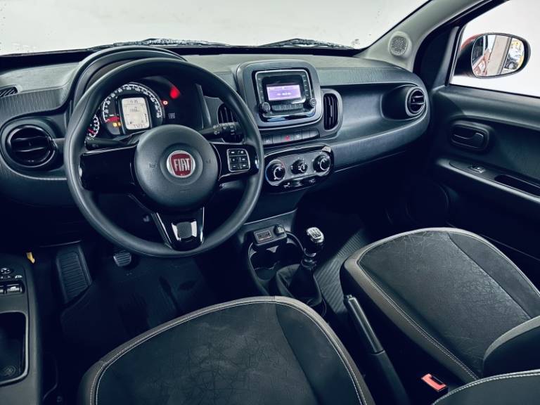FIAT - MOBI - 2016/2017 - Vermelha - R$ 43.990,00